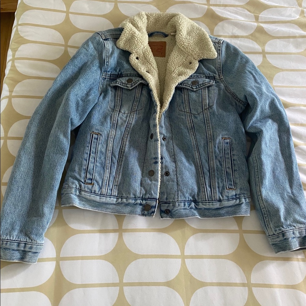 Levi’s Sherpa Cropped Lightwash Denim Jacket